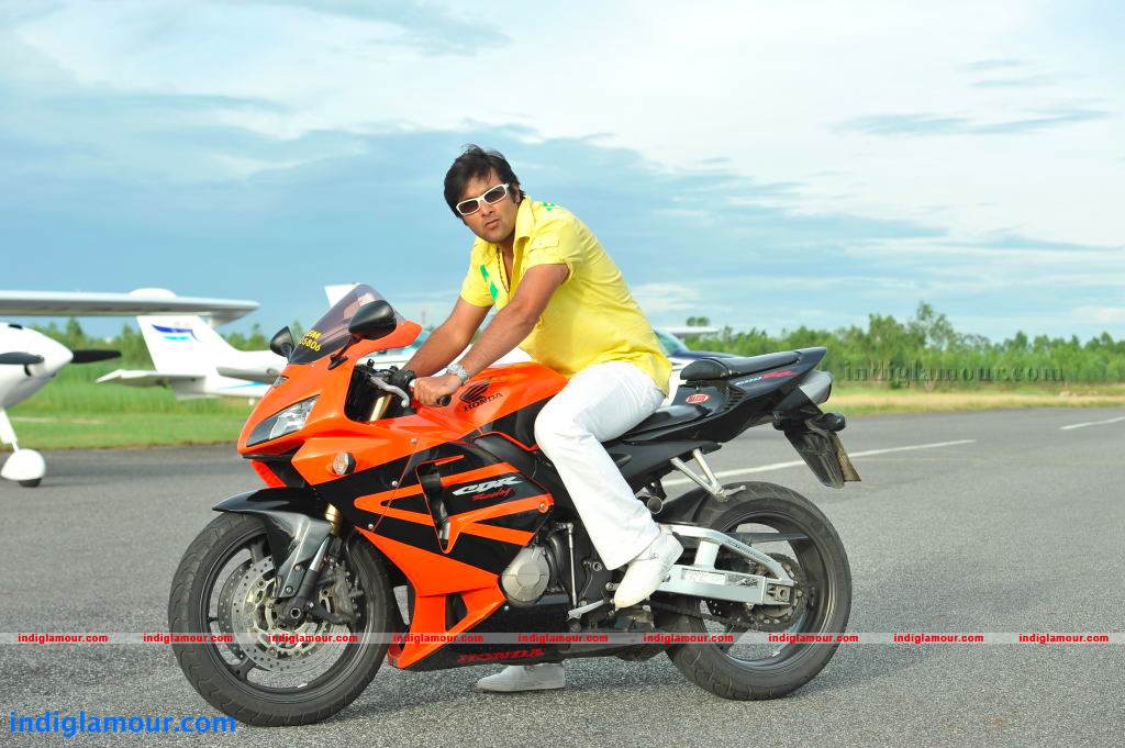 Chukkalanti Ammayi Chakkanaina Abbai Movie hd photo