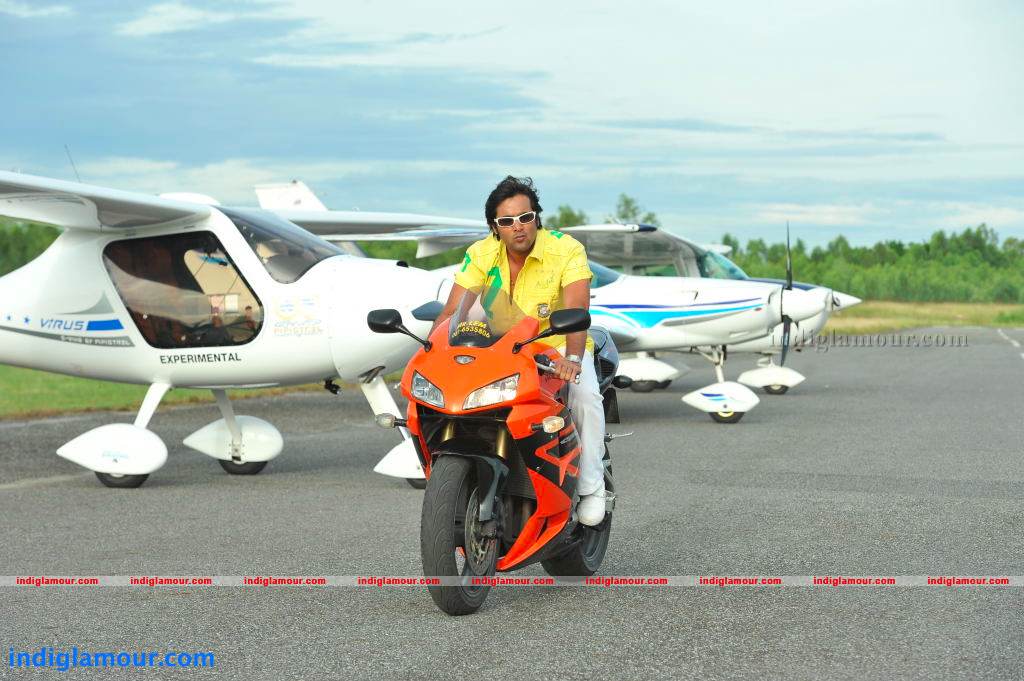 Chukkalanti Ammayi Chakkanaina Abbai Movie hd photo