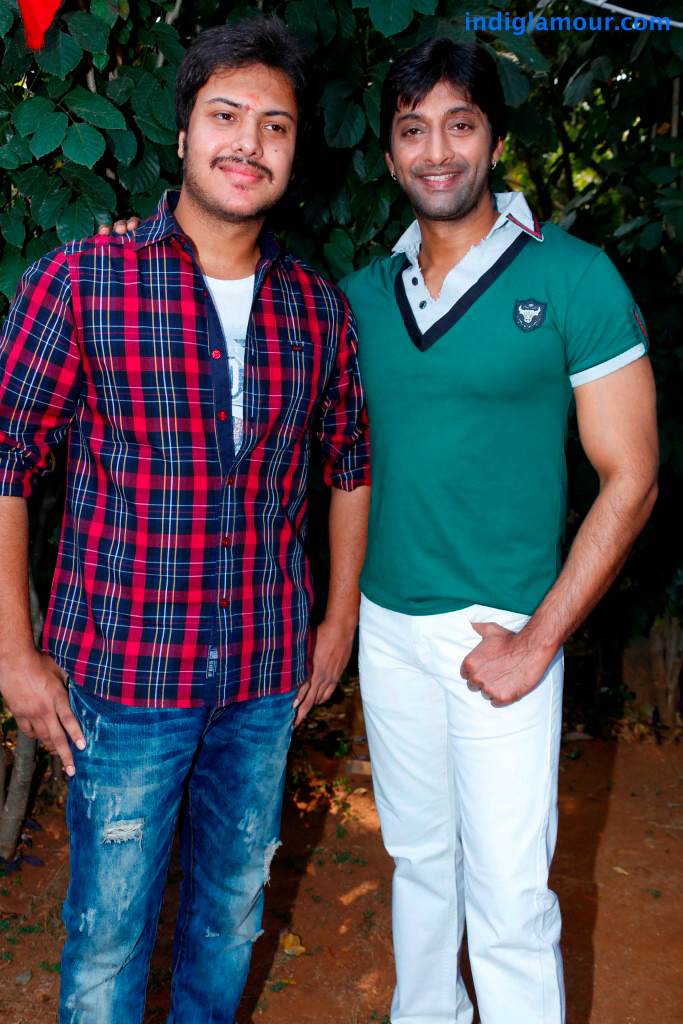 Aa Aiduguru Movie hd photo