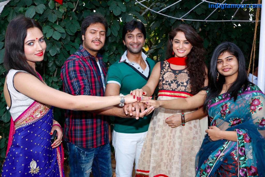 Aa Aiduguru Movie hd photo