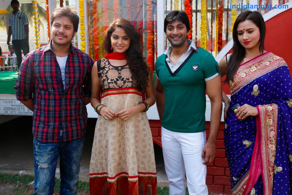Aa Aiduguru Movie hd photo