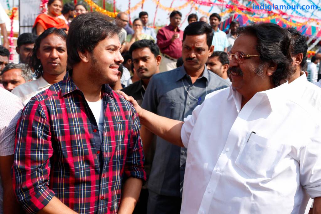 Aa Aiduguru Movie hd photo