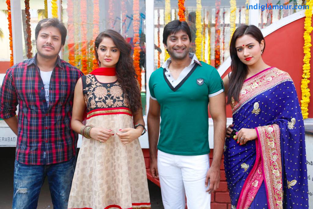 Aa Aiduguru Movie hd photo
