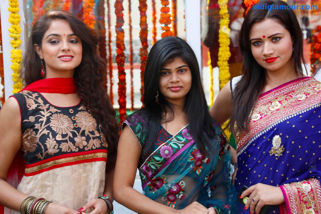 Aa Aiduguru Movie hd photo