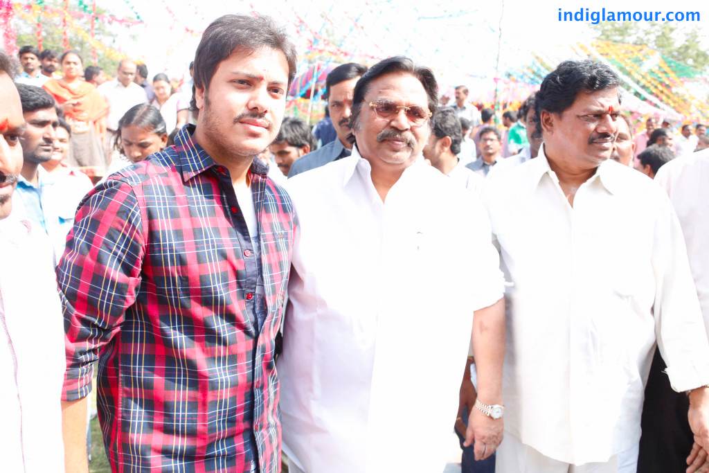 Aa Aiduguru Movie hd photo