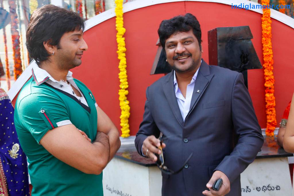 Aa Aiduguru Movie hd photo