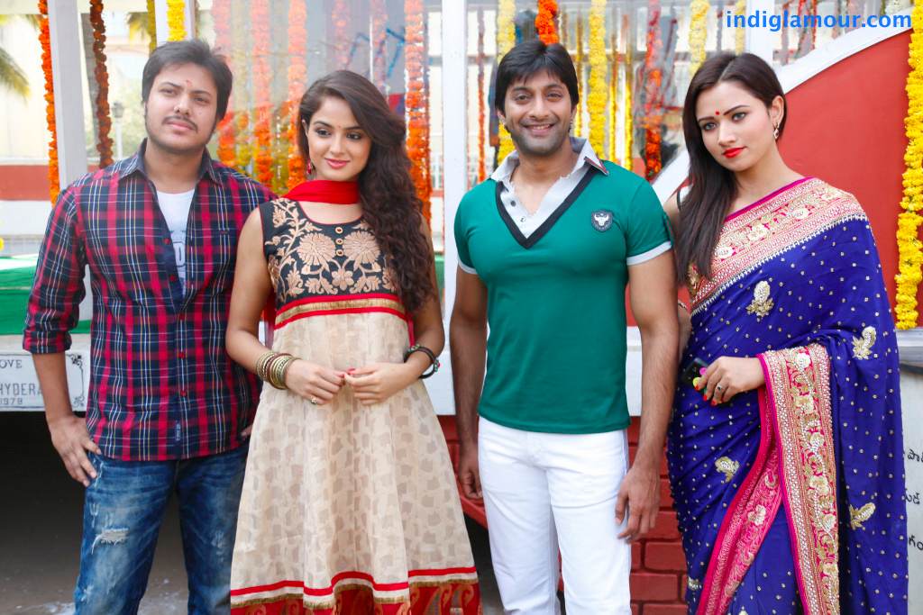 Aa Aiduguru Movie hd photo