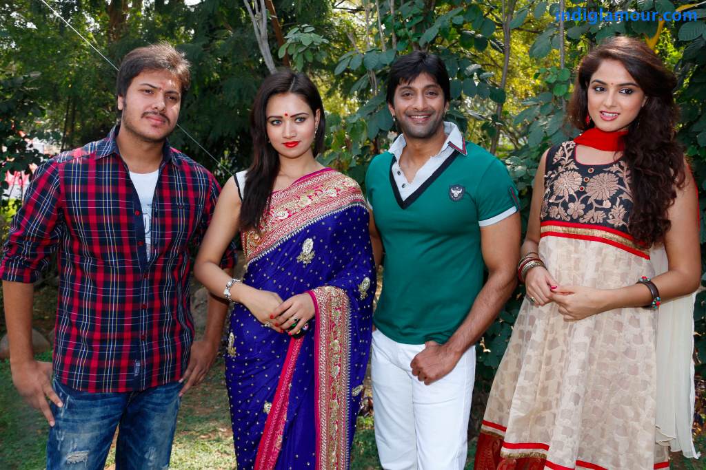 Aa Aiduguru Movie hd photo