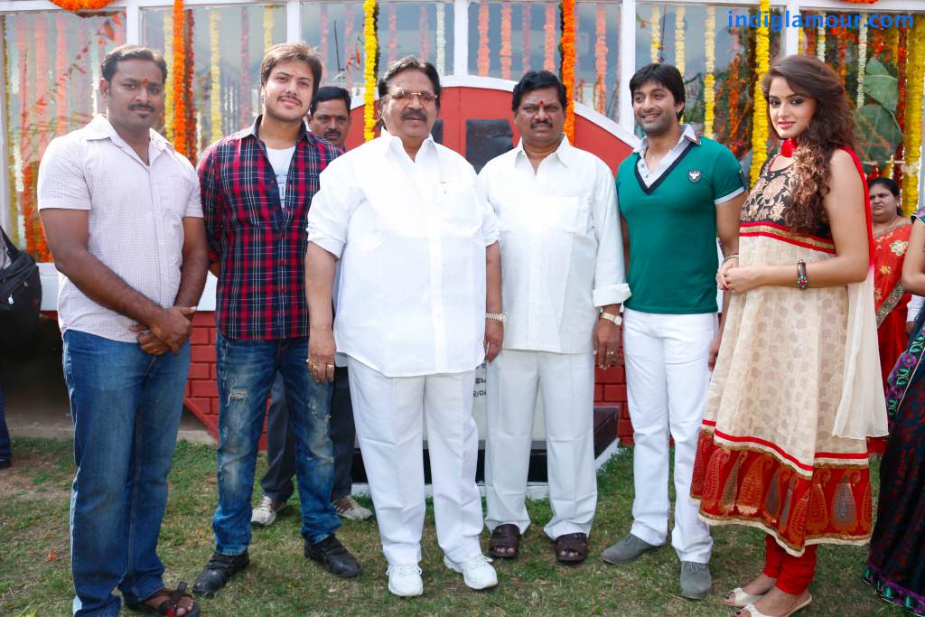 Aa Aiduguru Movie hd photo