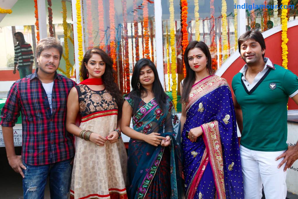Aa Aiduguru Movie hd photo