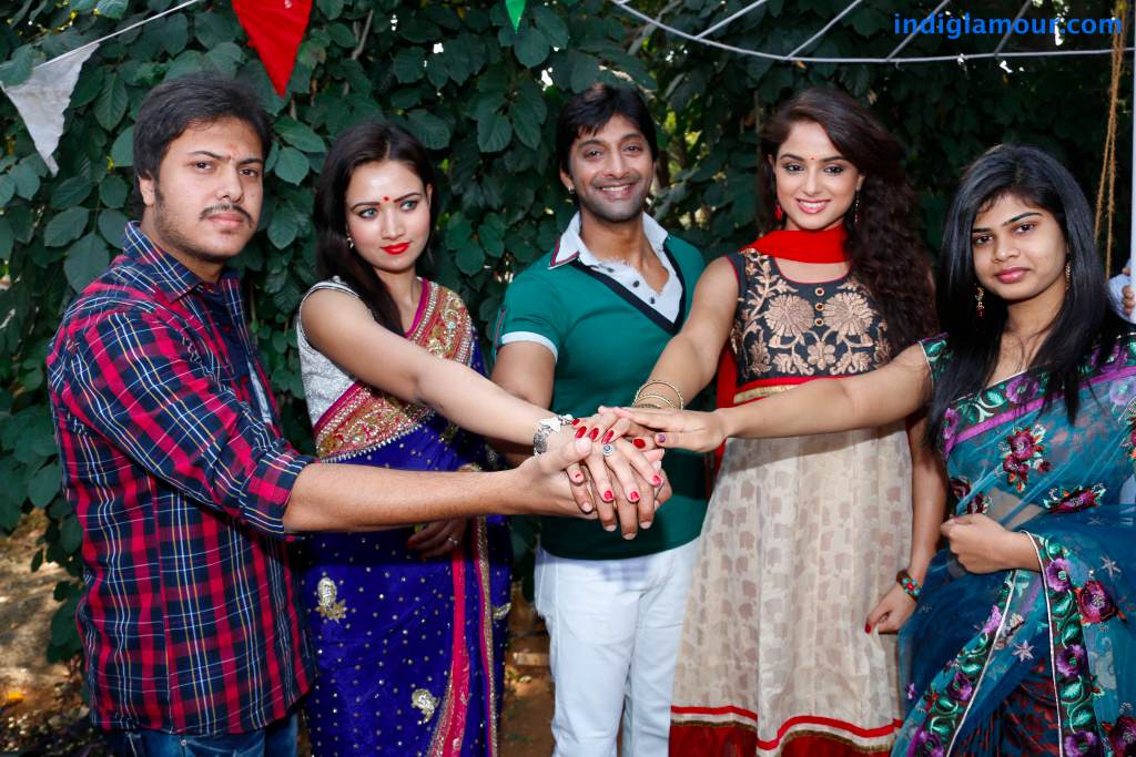 Aa Aiduguru Movie hd photo