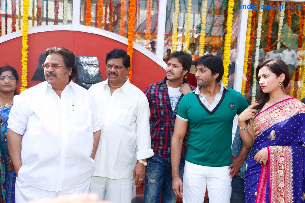 Aa Aiduguru Movie hd photo
