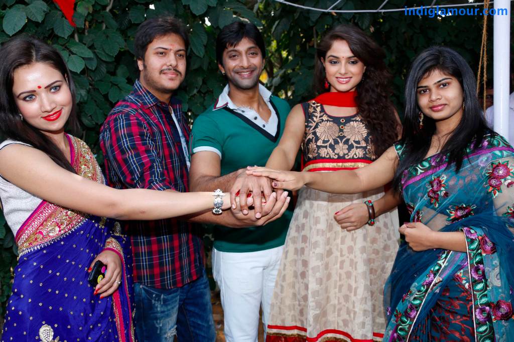 Aa Aiduguru Movie hd photo