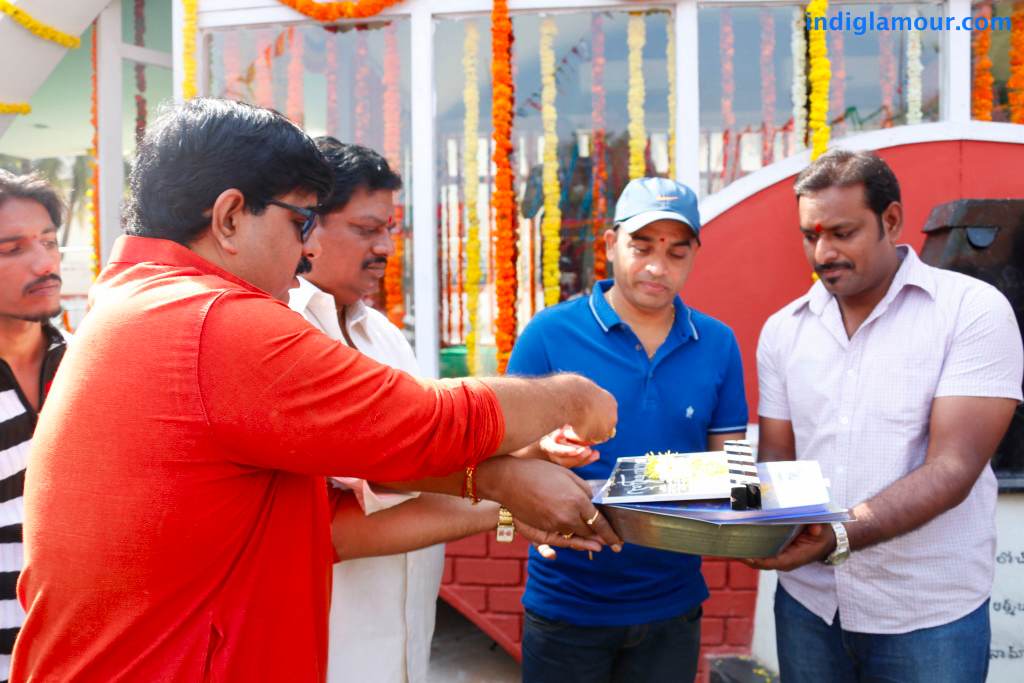 Aa Aiduguru Movie hd photo