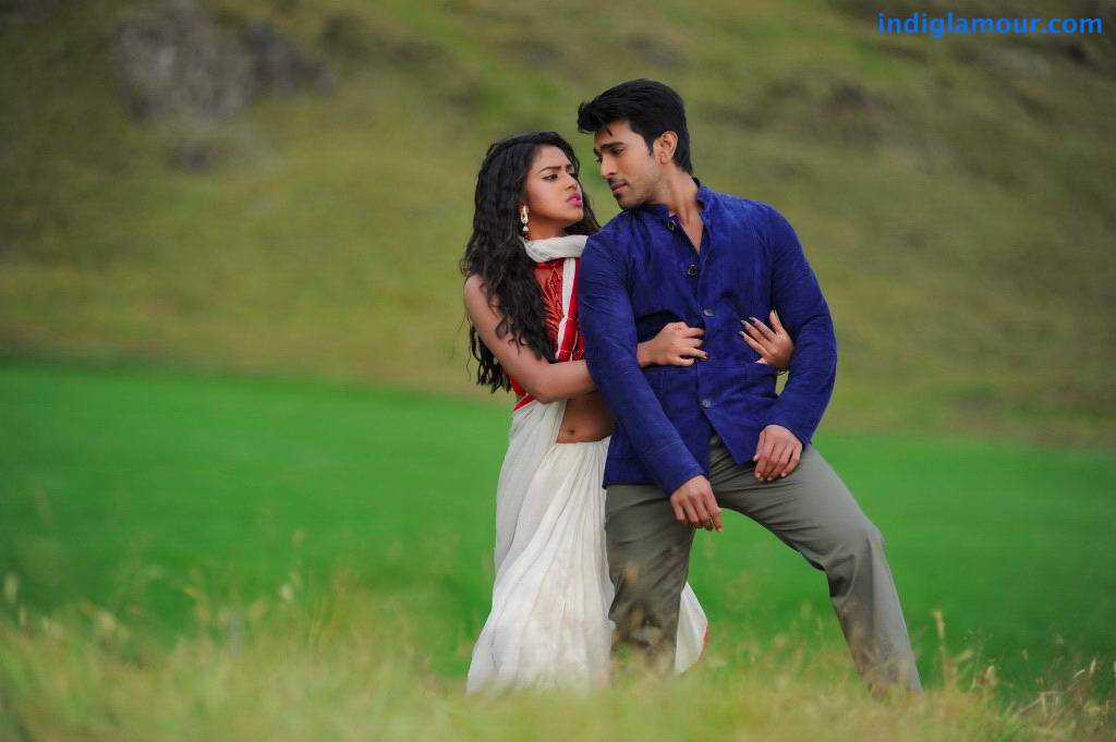 Naayak Movie hd photo