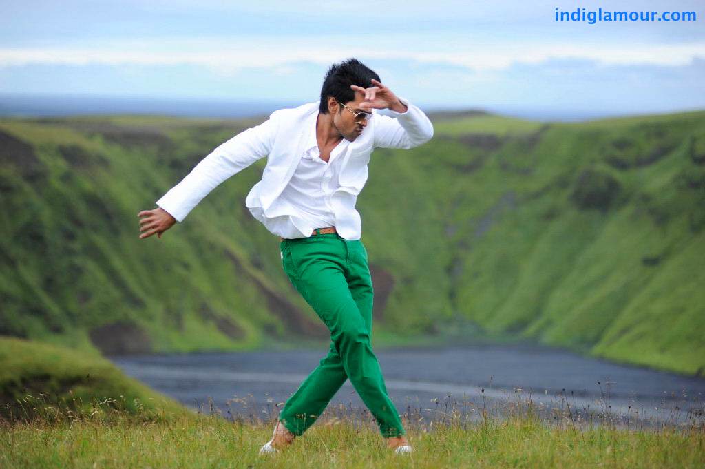 Naayak Movie hd photo