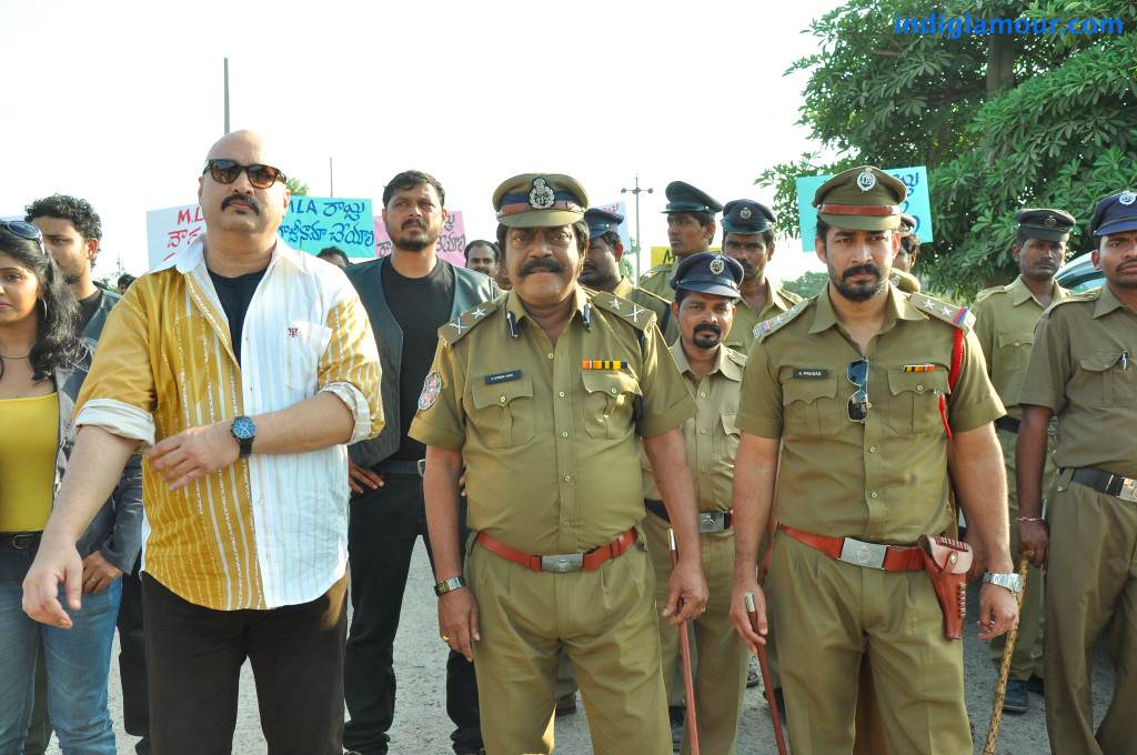 Maharajasri Gaaligadu Movie hd photo