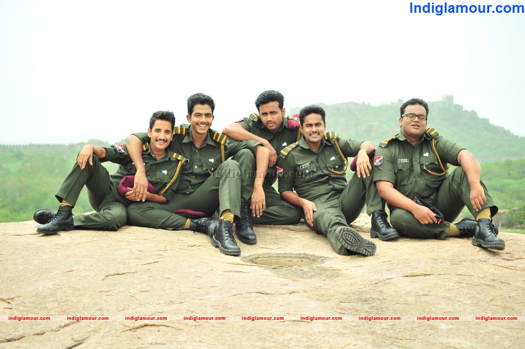 Aa Aiduguru Movie hd photo