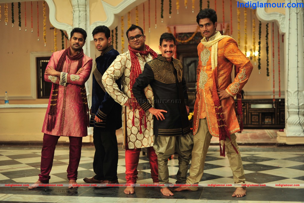 Aa Aiduguru Movie hd photo