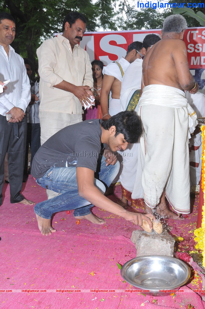 Kamalatho Naa Prayanam Movie Opening Movie hd photo