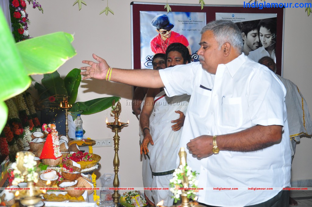 Ram Charan Koratala Siva Movie Opening Movie hd photo