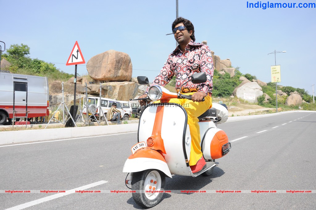 Athadu Aame O Scooter Movie hd photo