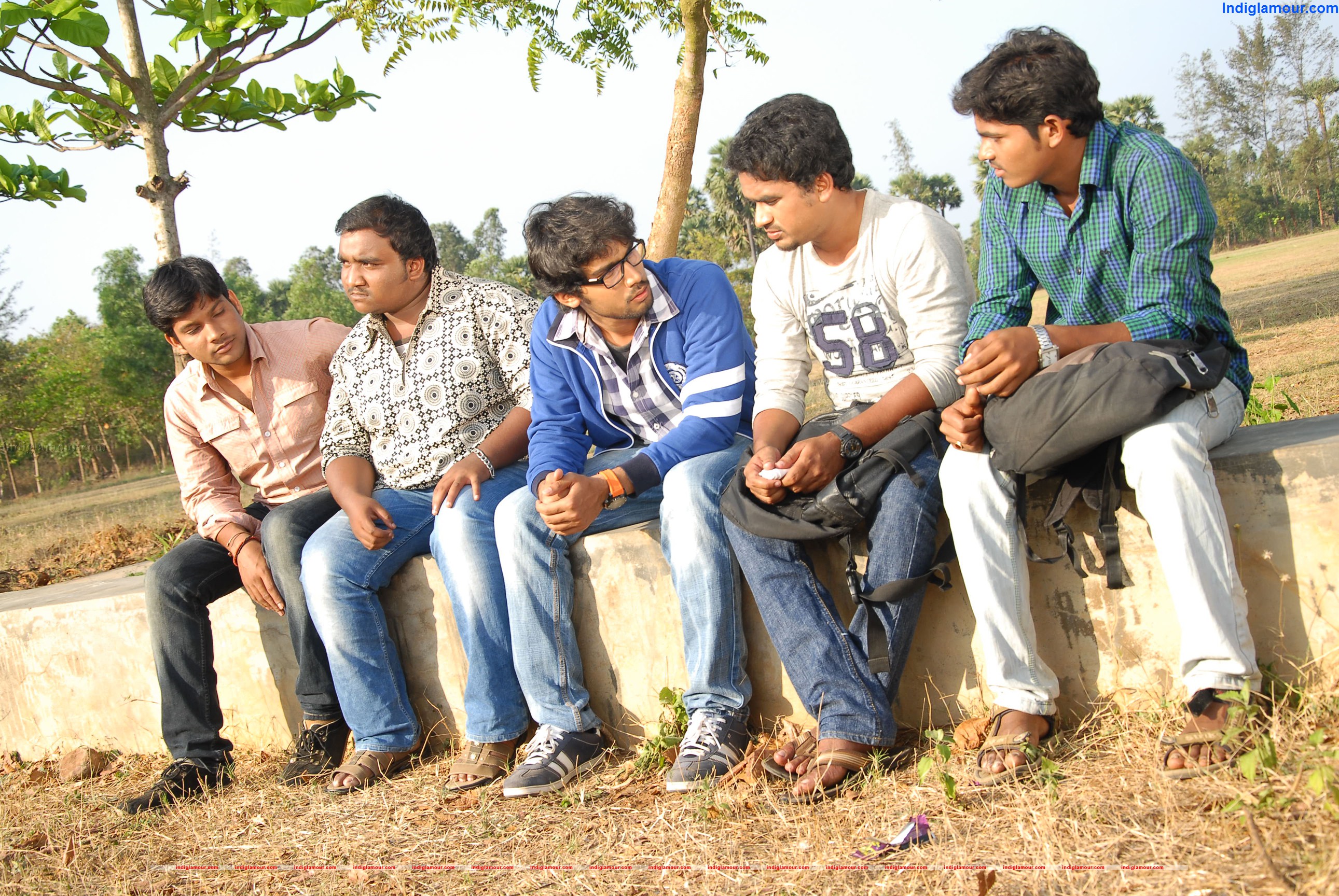 33 Premakathalu Movie hd photo