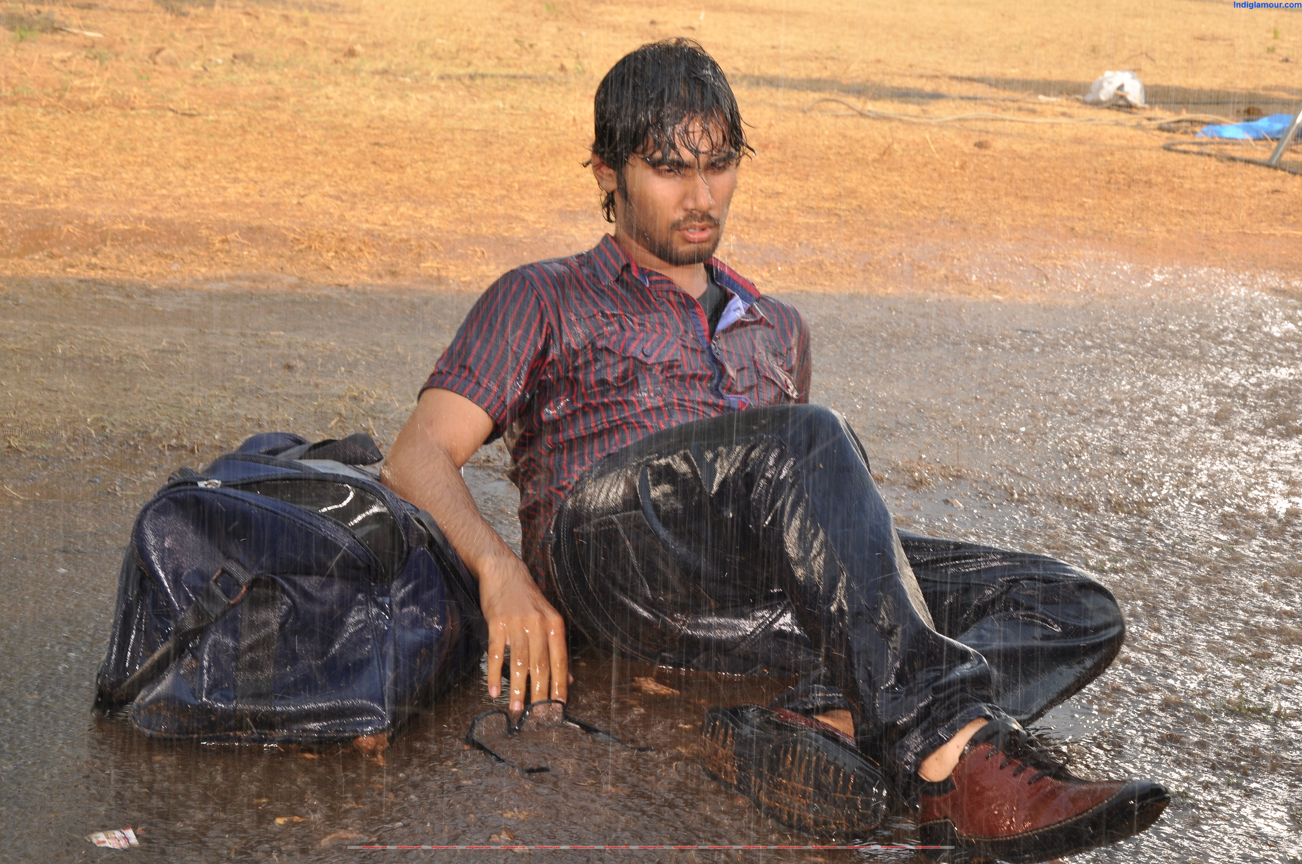 33 Premakathalu Movie hd photo