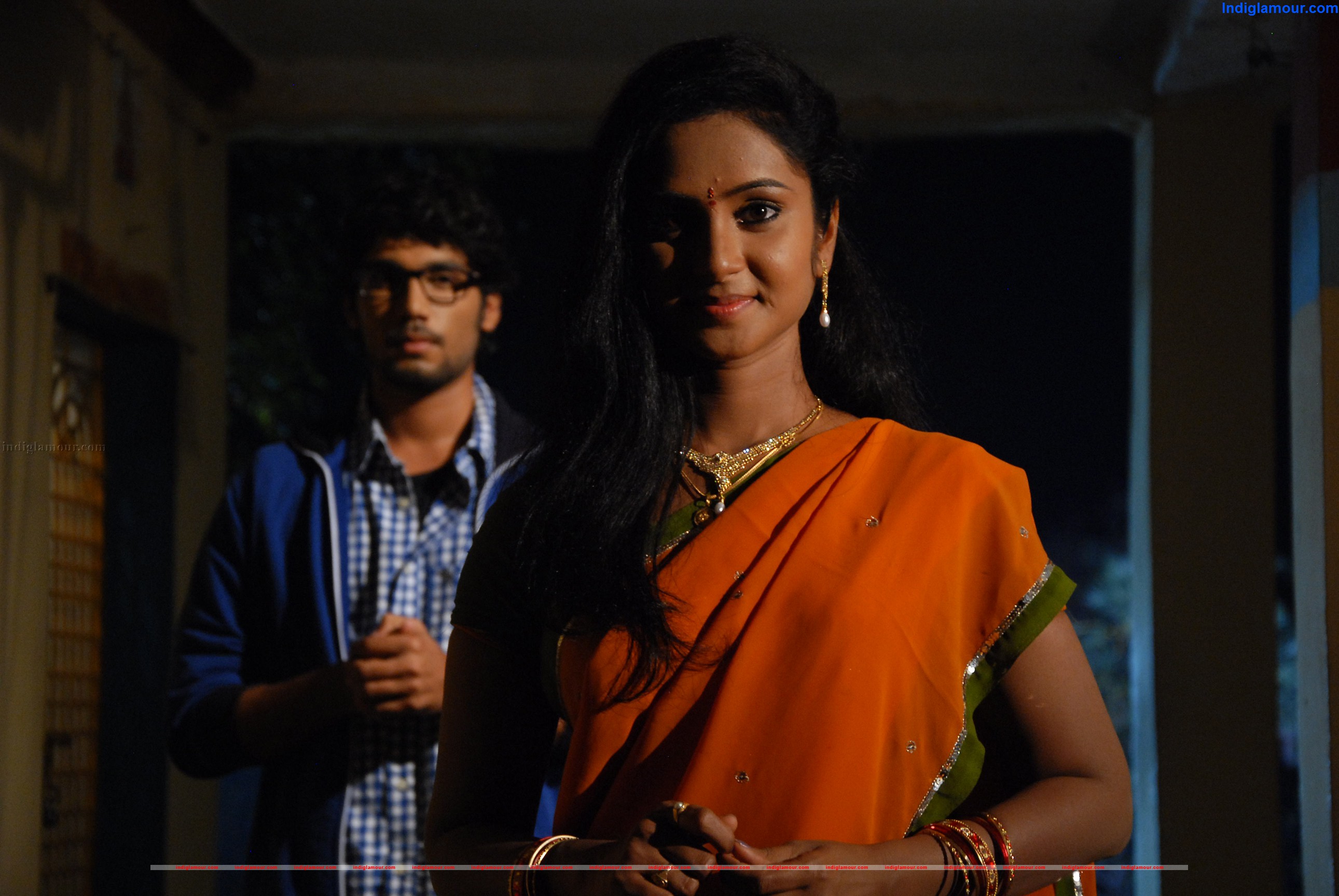 33 Premakathalu Movie hd photo