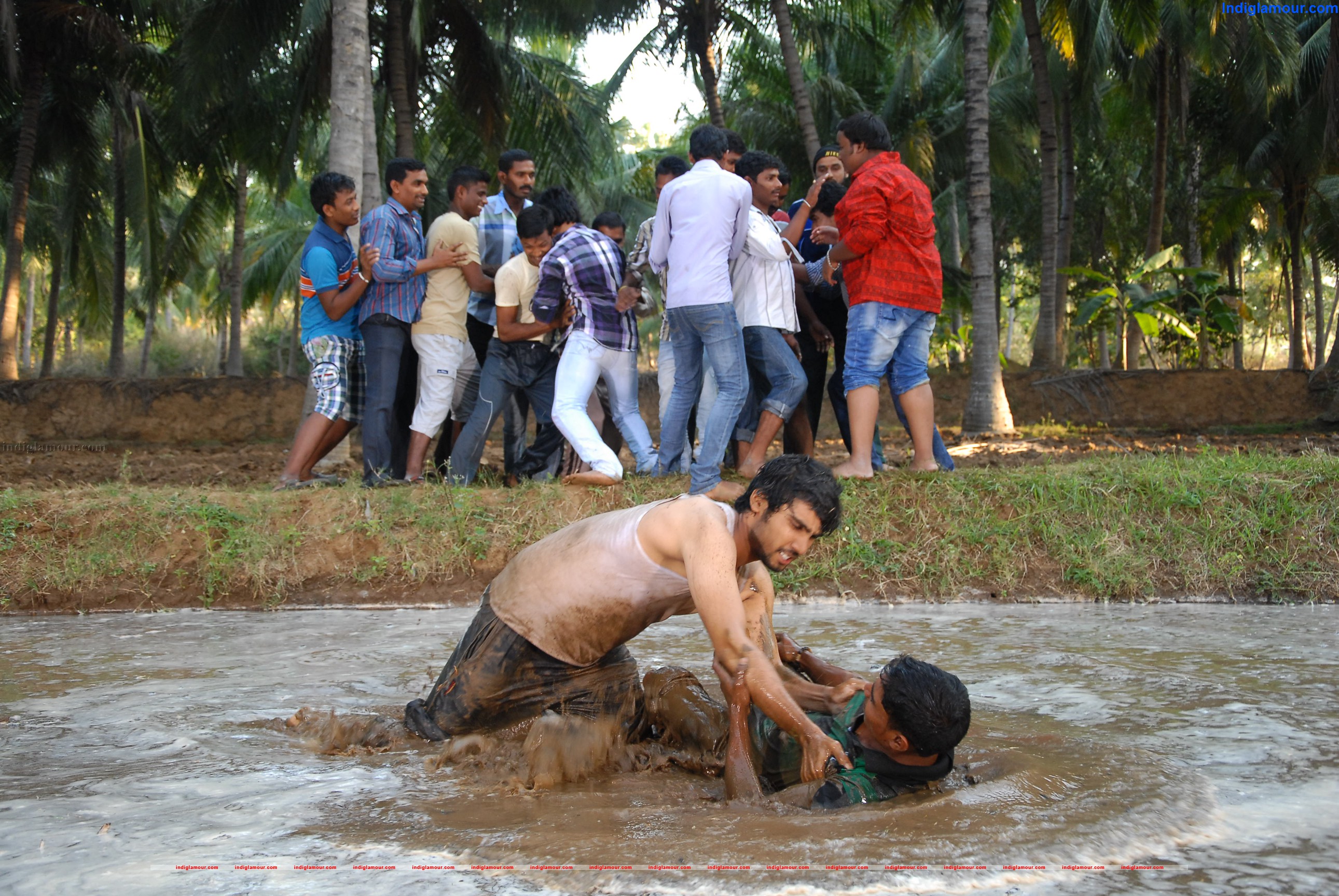 33 Premakathalu Movie hd photo