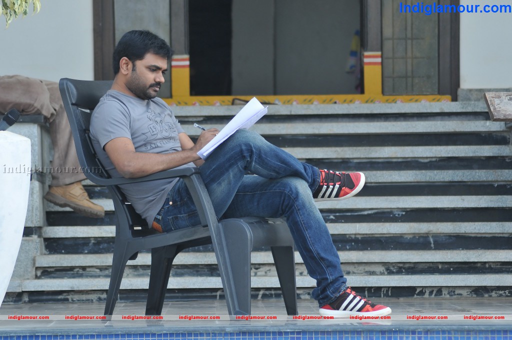 Prema Katha Chithram Movie hd photo