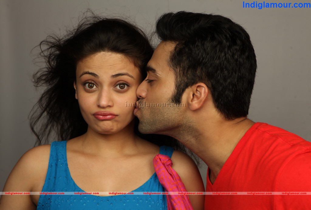 Antha Nee Mayalone Movie hd photo