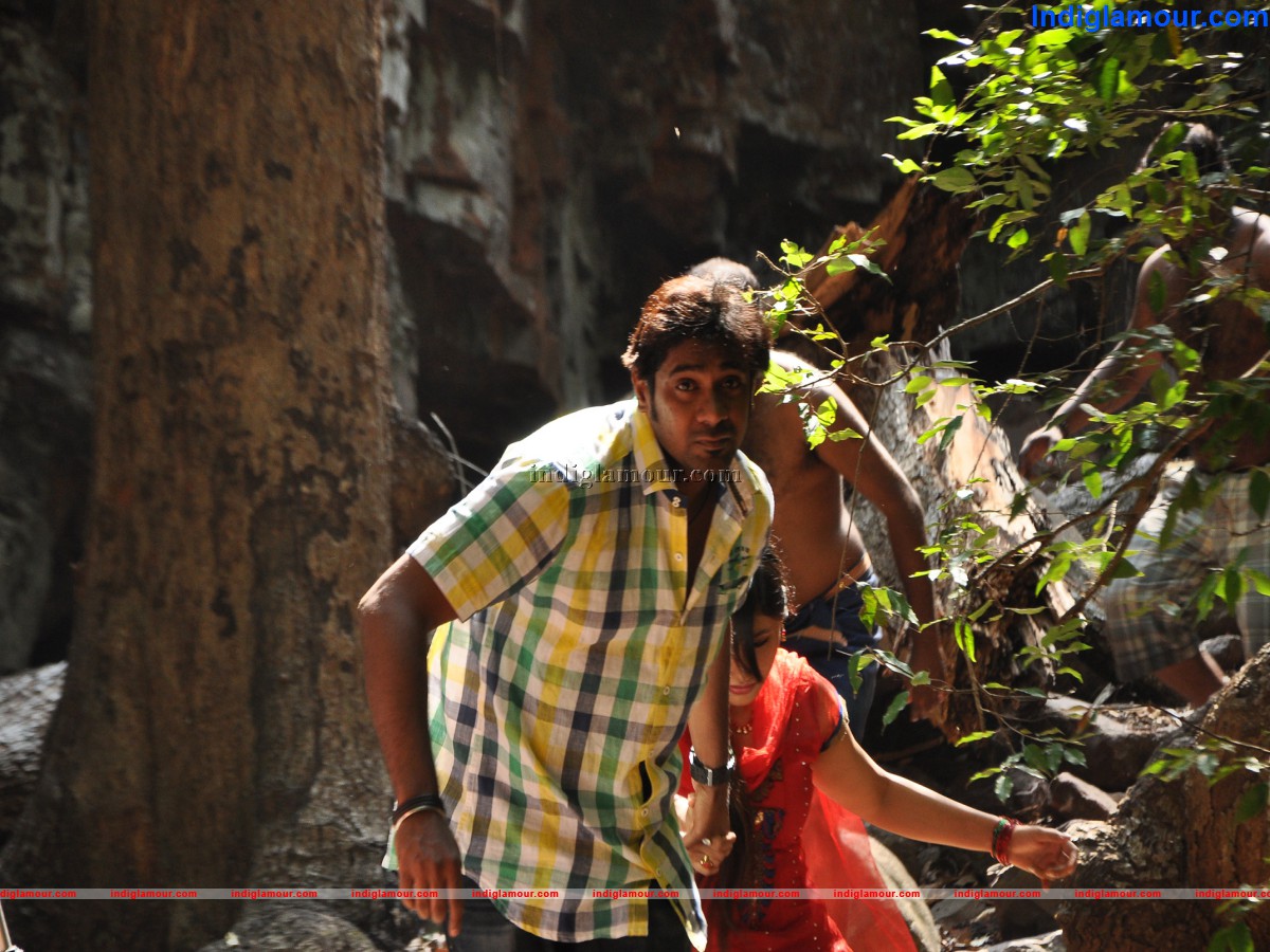 Dhooram Movie hd photo