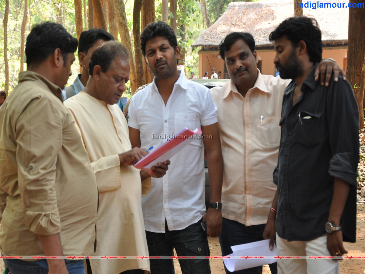 Dhooram Movie hd photo