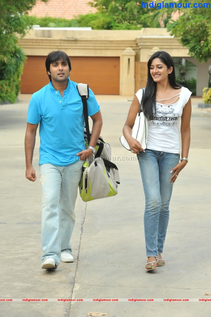 Chukka Lanti Ammayi Chakkanaina Abbayi Movie hd photo