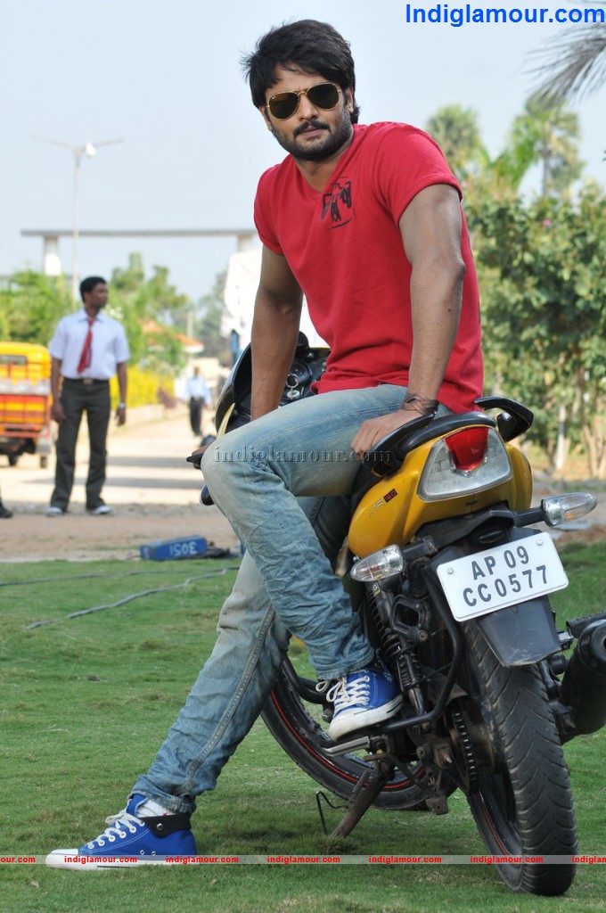 Prema Katha Chitram Movie hd photo