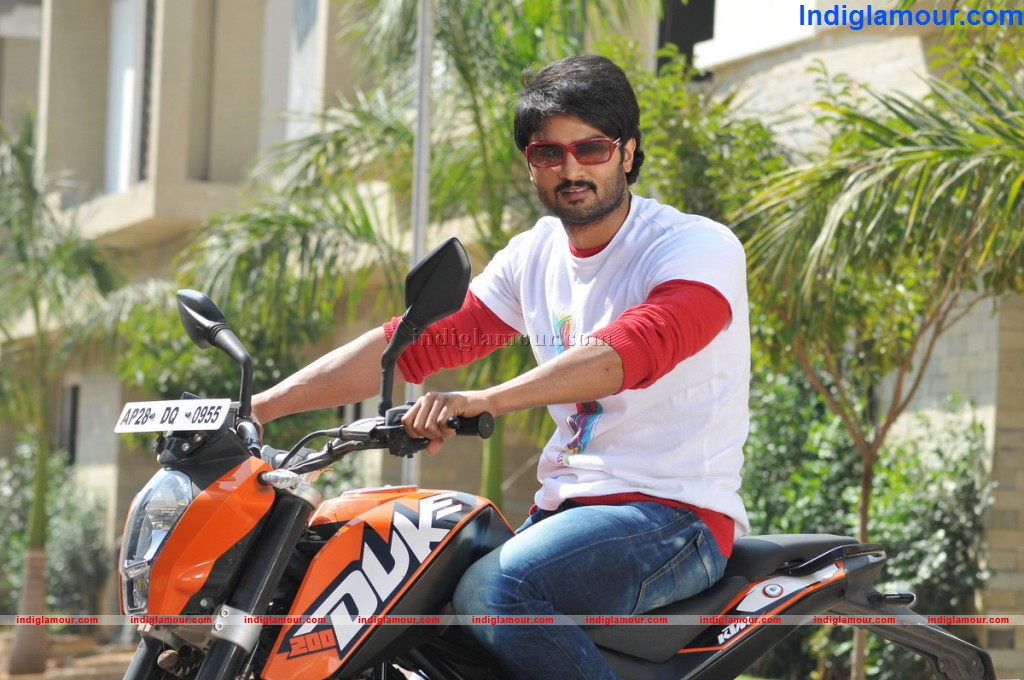 Prema Katha Chitram Movie hd photo