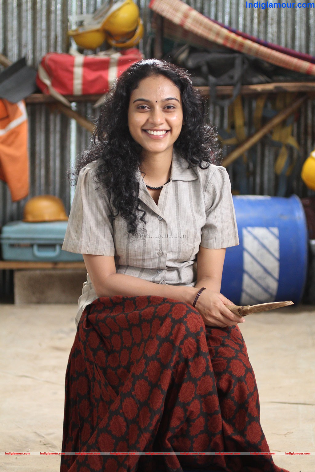 Sivappu Movie hd photo