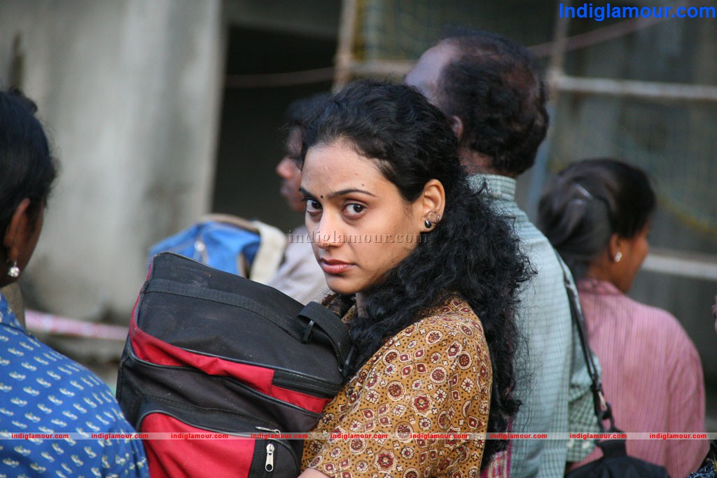 Sivappu Movie hd photo