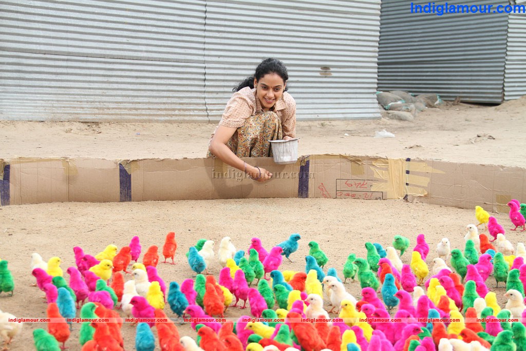Sivappu Movie hd photo