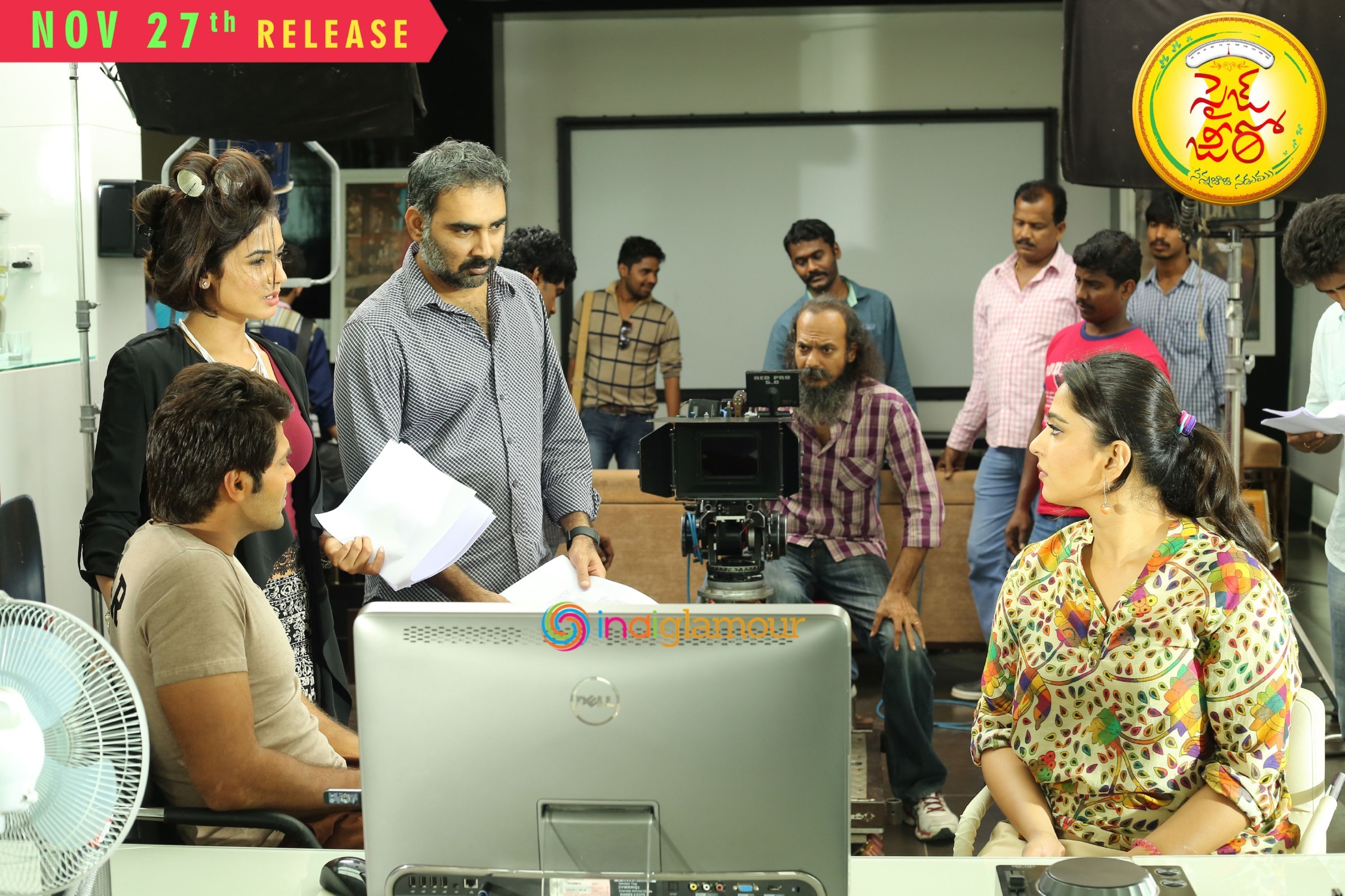 Size Zero Working Stills Movie hd photo