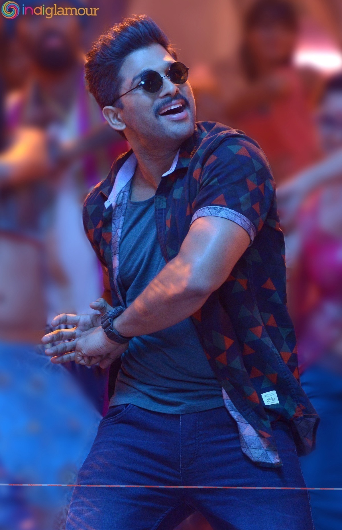 Sarrainodu Movie hd photo