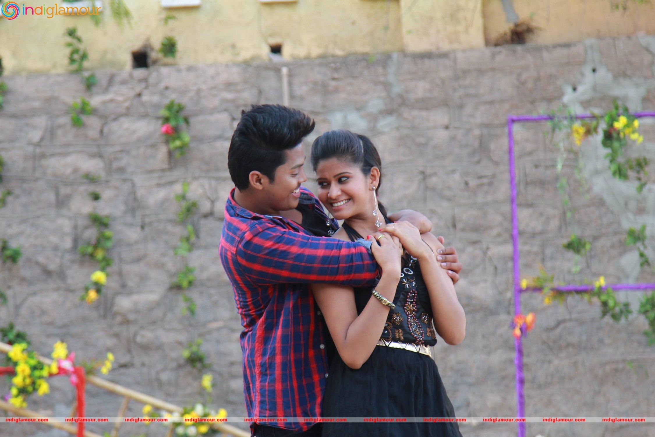 Vasthunnadu Movie hd photo