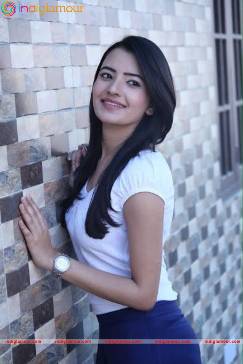 Show Time Movie Working Stills Movie hd photo