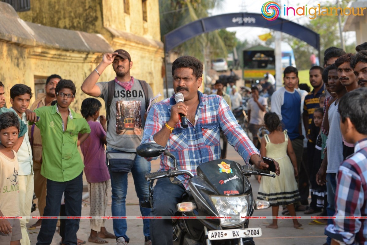 Chuttalabbayi New Working Photos Movie hd photo