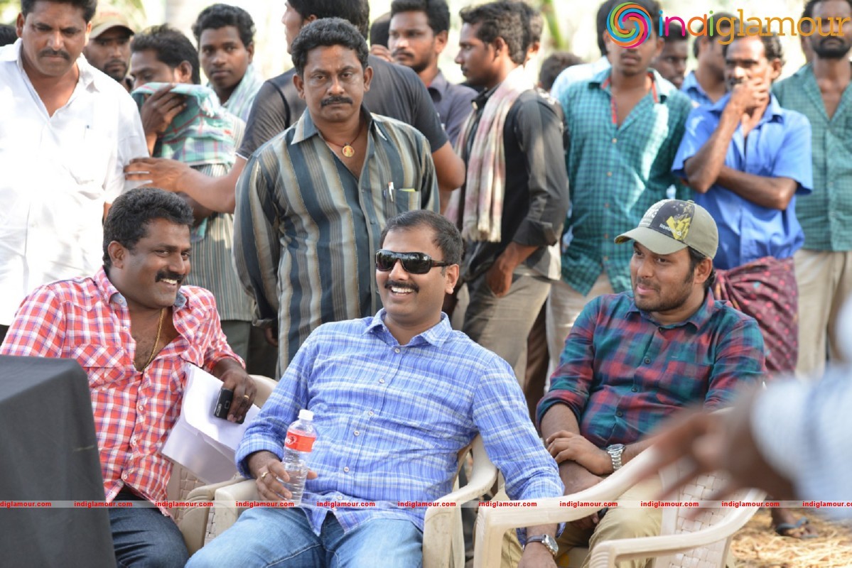 Chuttalabbayi New Working Photos Movie hd photo