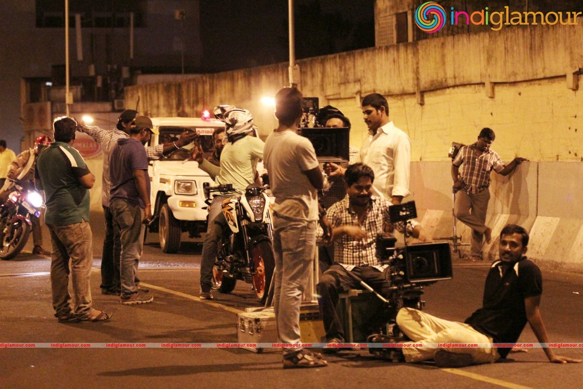Metro Movie On Locatrion Stills Movie hd photo