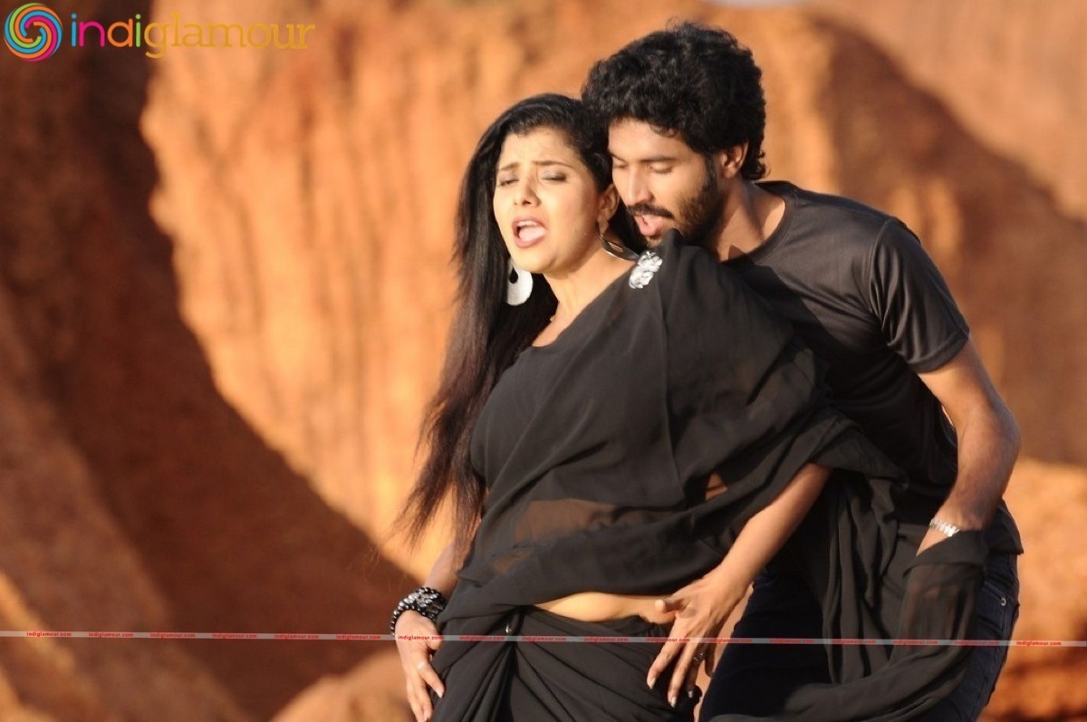 Nee Enna Maayam Seithai Movie hd photo