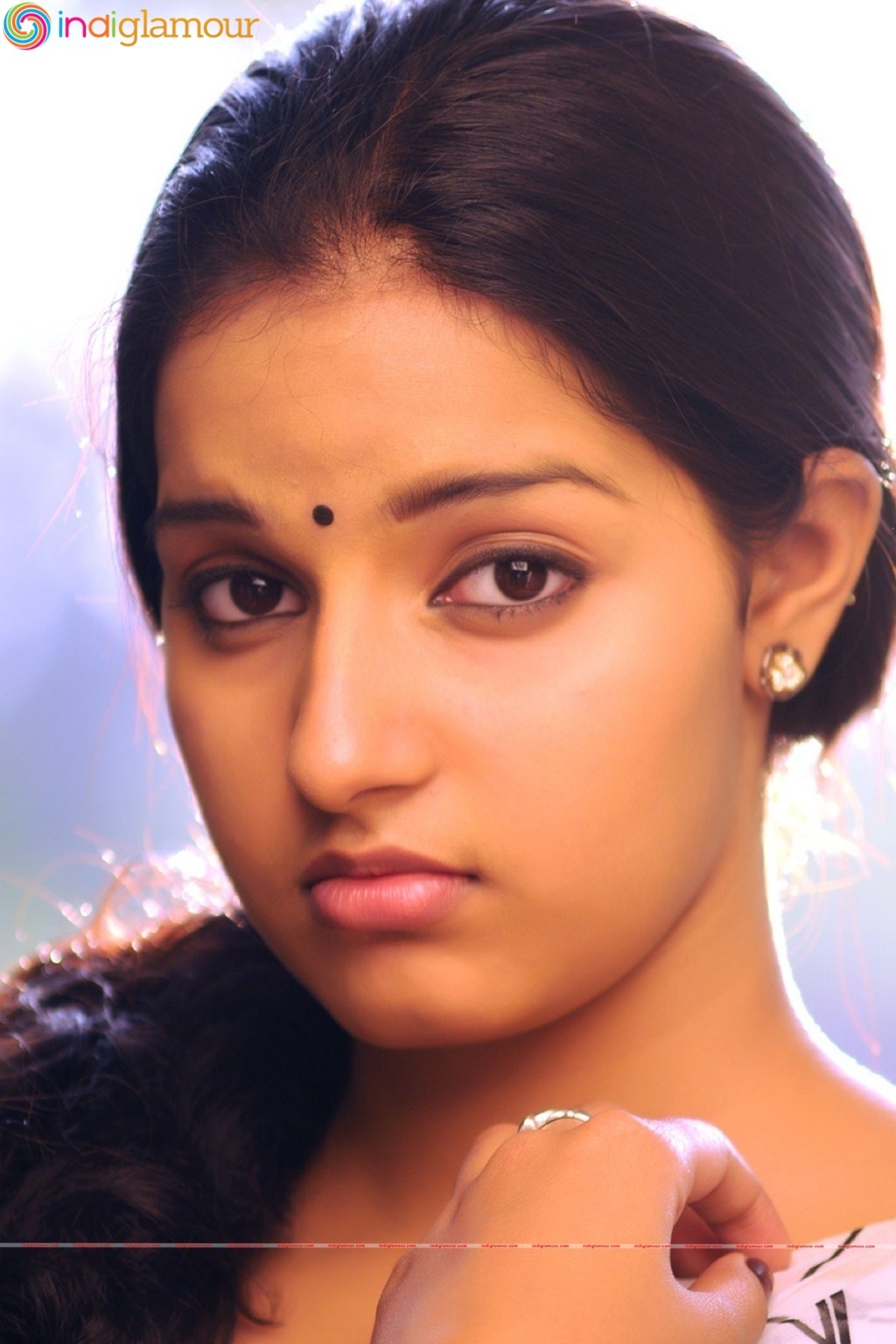 Nijama Nizhala Movie hd photo