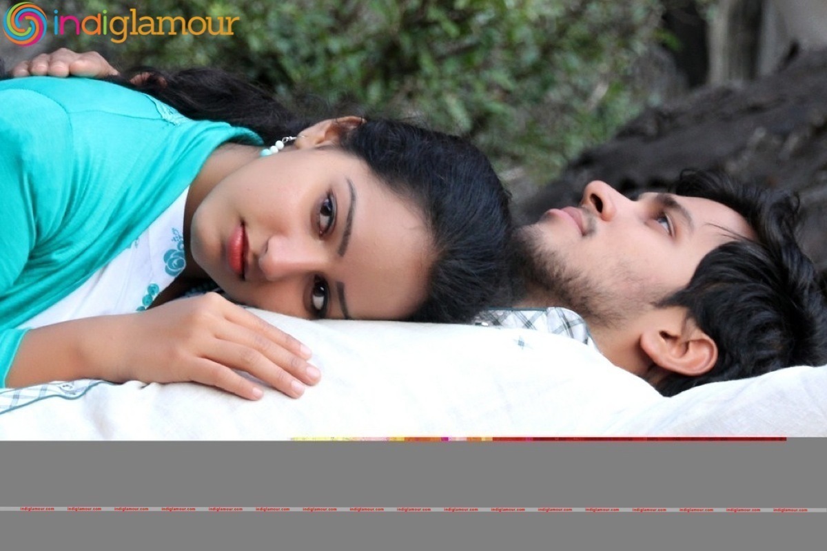 Nijama Nizhala Movie hd photo